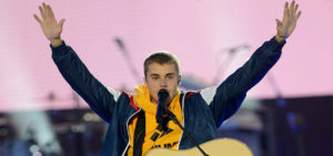 Justin Bieber preaches God’s love at Manchester benefit concert