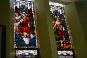 Bathurst Uniting Church to celebrate 100th anniversary of their stained glass windows