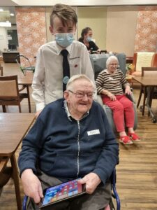 Bridging the Gap in the Intergenerational Space